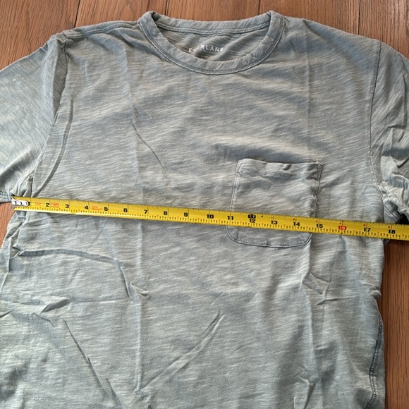 EVERLANE Men’s Light Green Heathered Cotton SS Tee - Picture 6 of 8